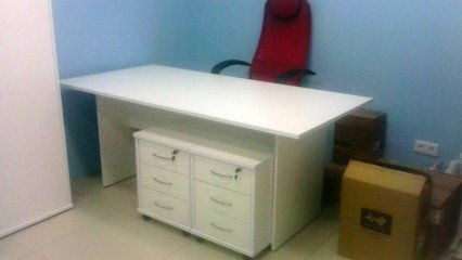 Стол письменный А.СП-2 и Тумба подкатная 3 ящика А.ТМ-3